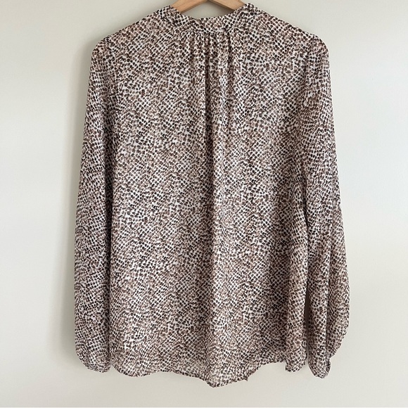 DR2 Size L Animal Print Tie neck blouse V-neck button front brown and tan 12/14 - Picture 4 of 11